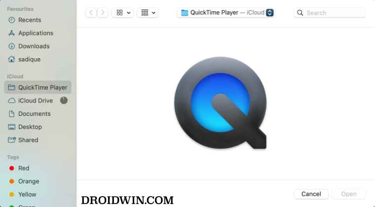 Opening QuickTime Player brings up Finder