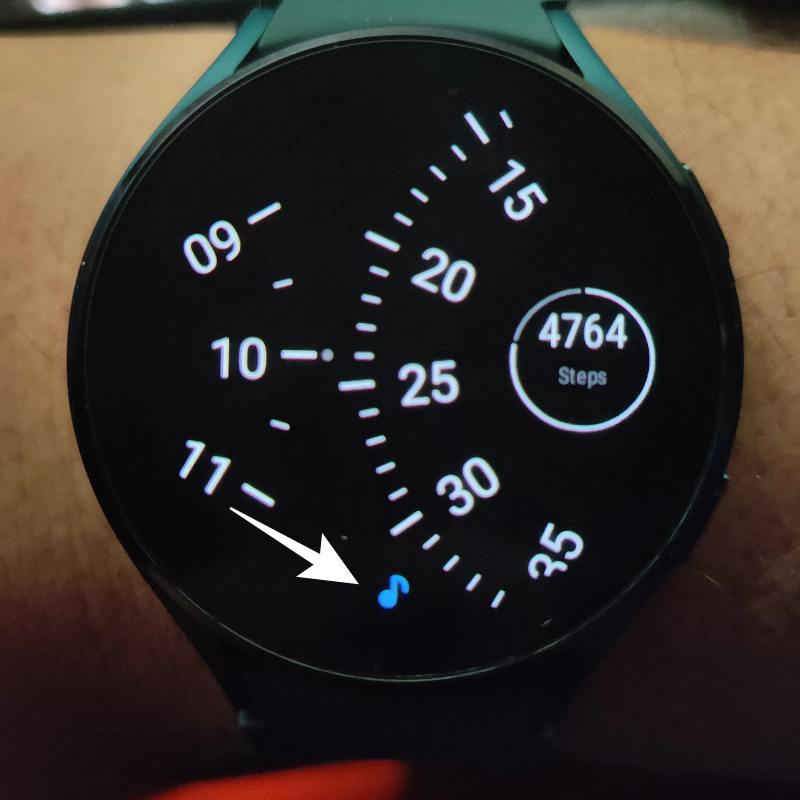 Удалить синий значок музыки из Galaxy Smartwatch